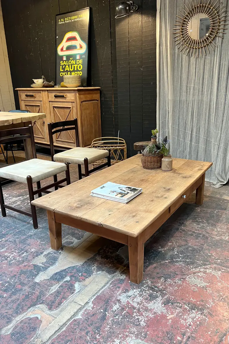 Table basse en merisier Début XXème
