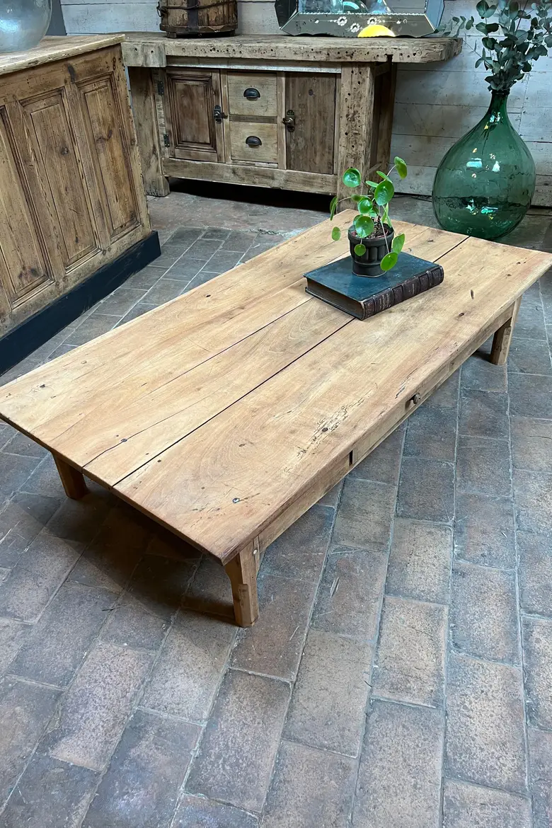 Table basse en merisier Début XXème