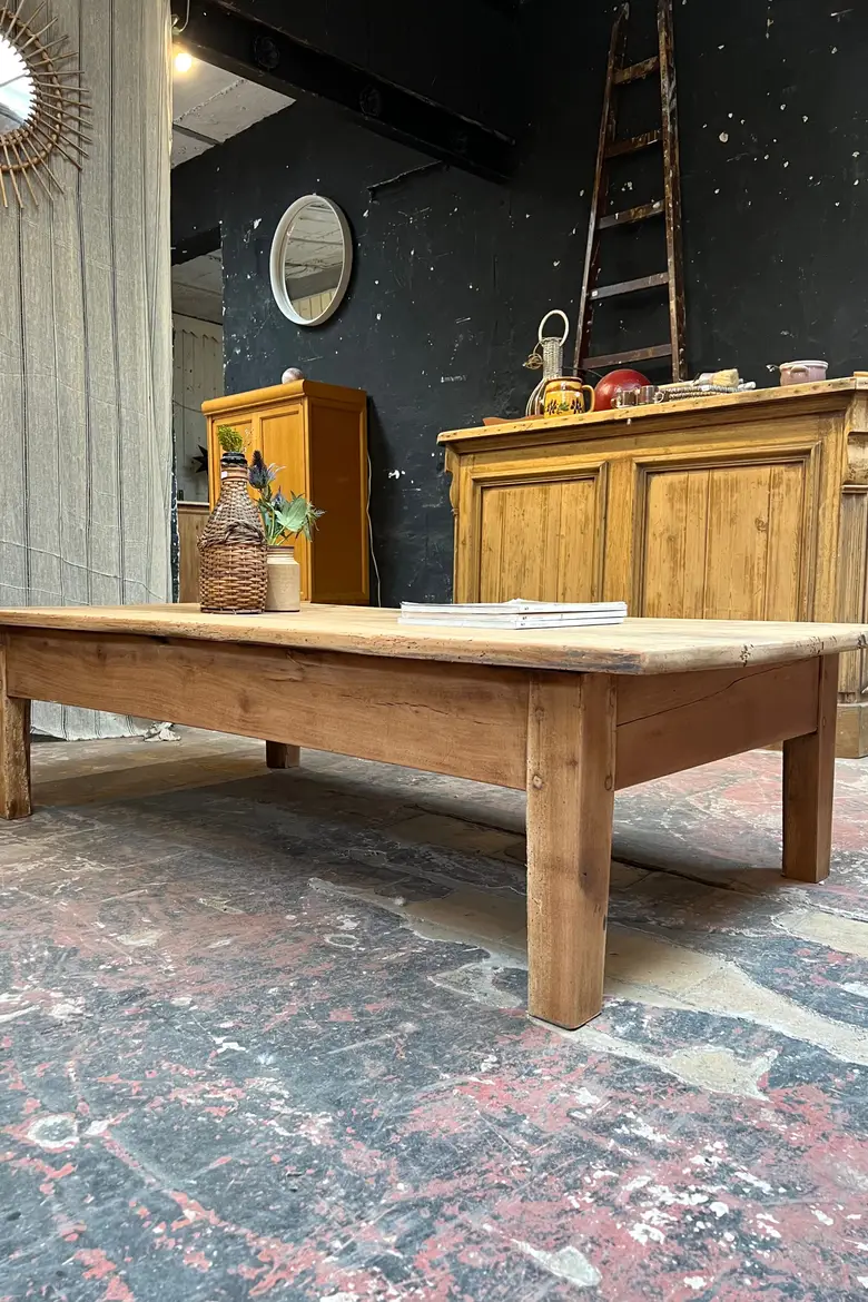 Table basse en merisier Début XXème