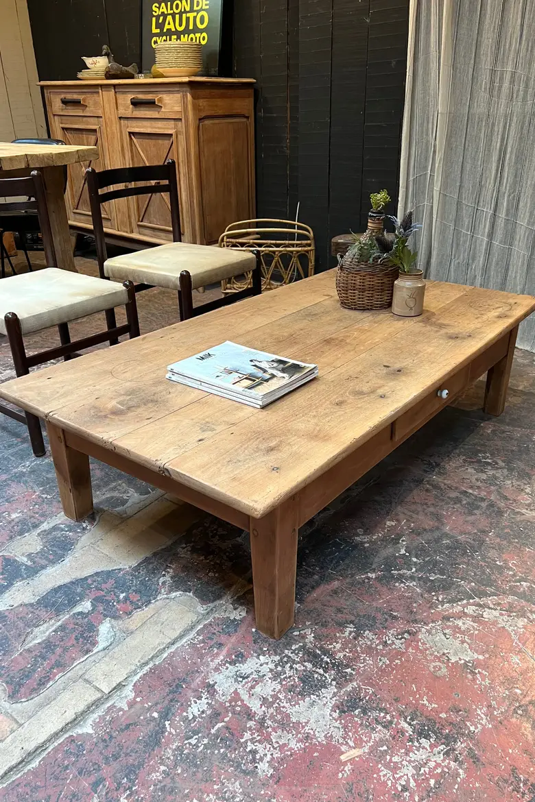 Table basse en merisier Début XXème