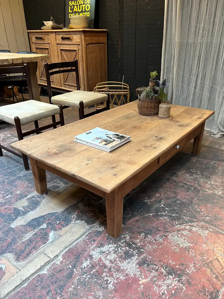 Table basse en merisier Début XXème
