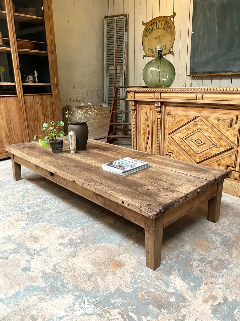 Table basse en noyer
