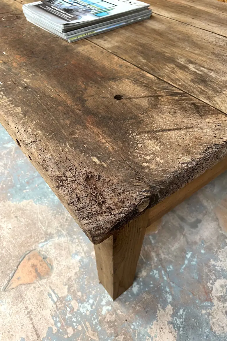 Table basse en noyer
