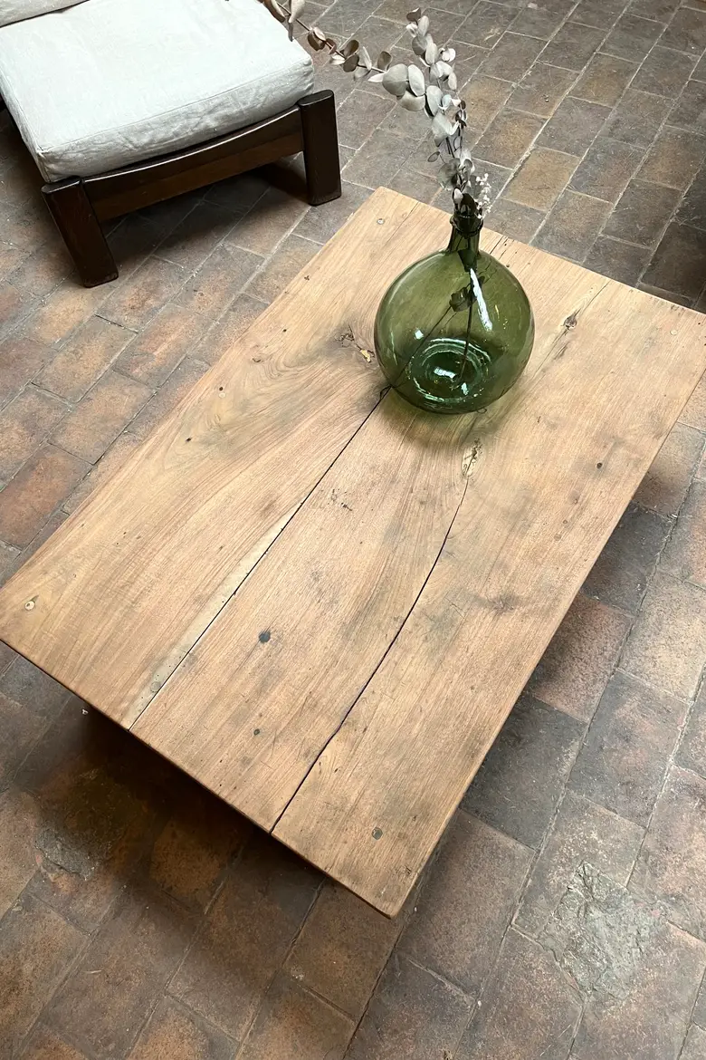 Table basse en noyer Début XXème