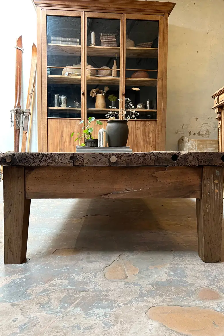 Table basse en noyer