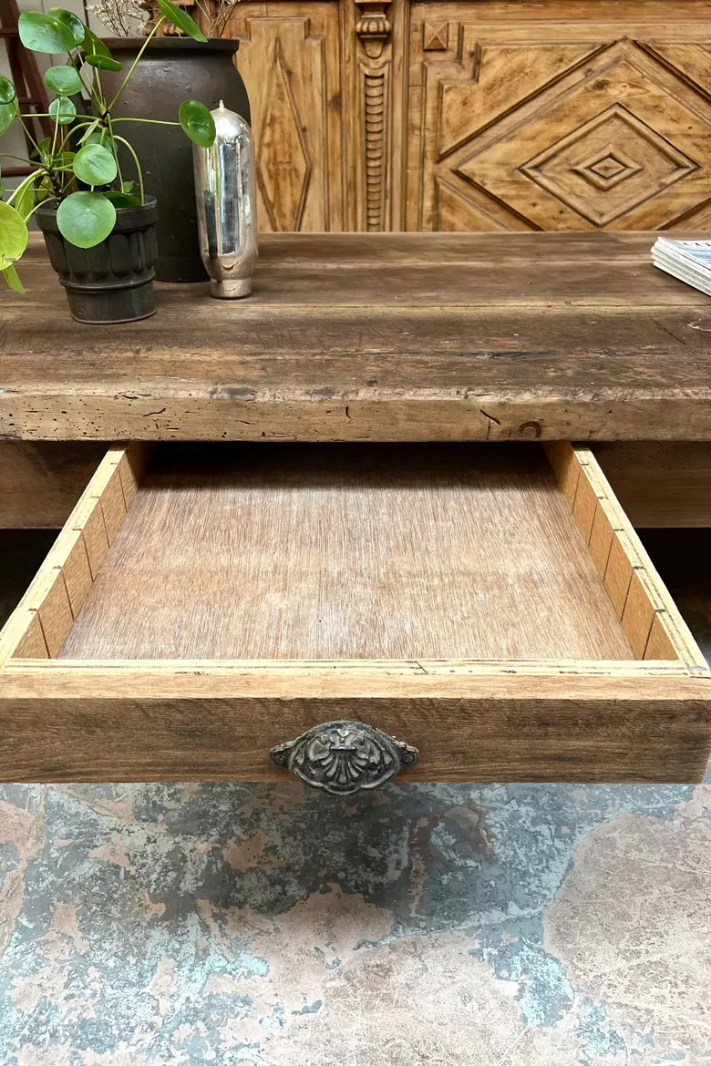 Table basse en noyer