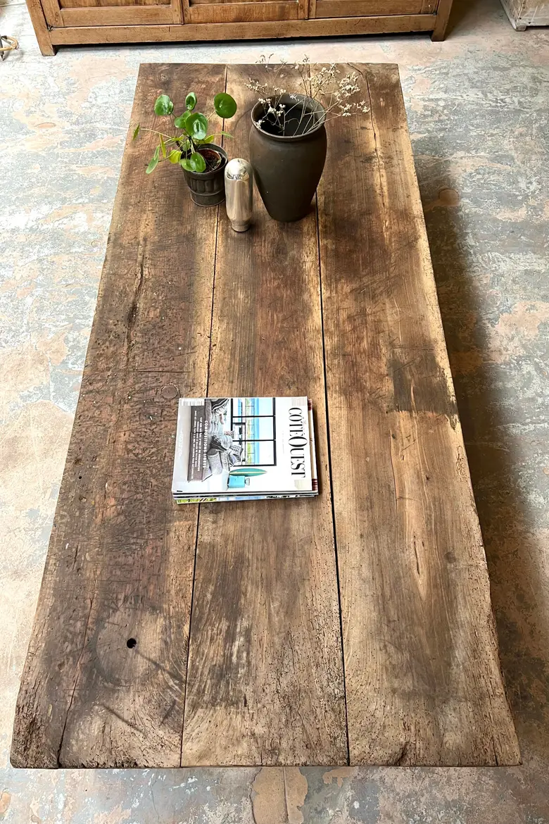 Table basse en noyer