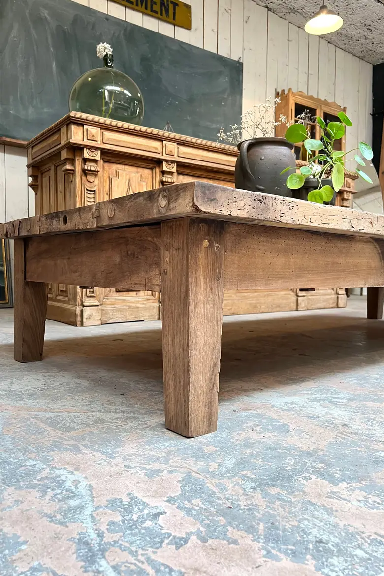 Table basse en noyer