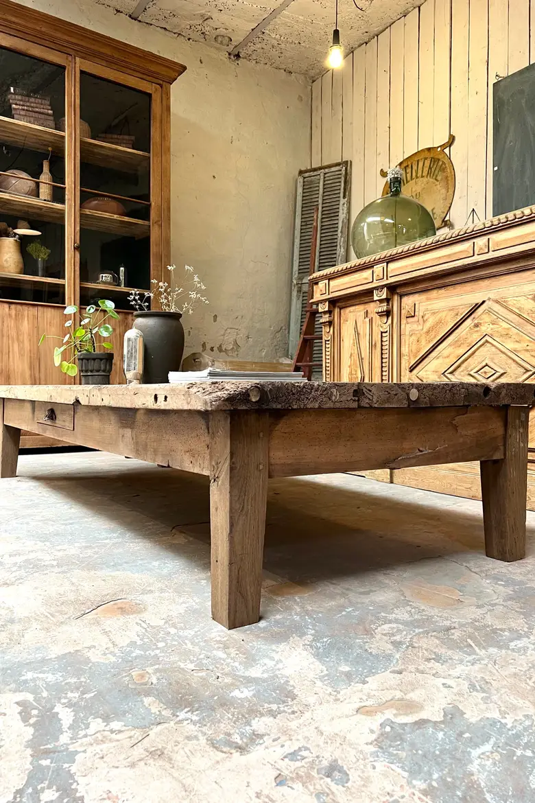 Table basse en noyer