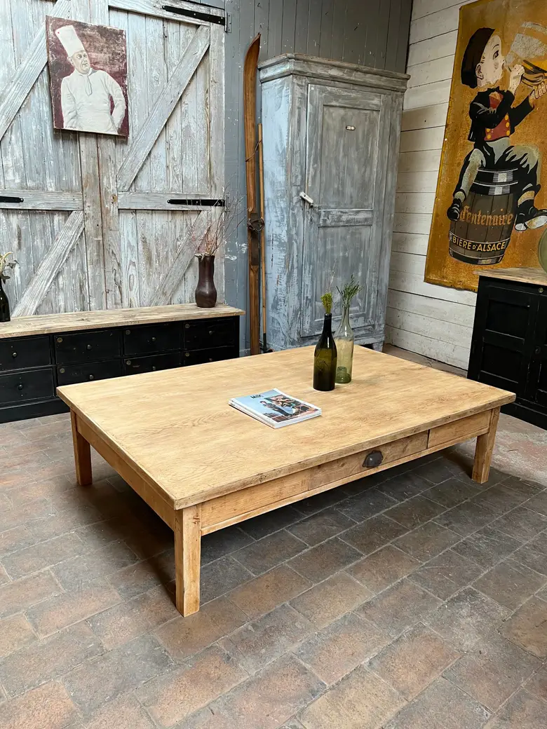 Table basse en placage chêne Début XXème