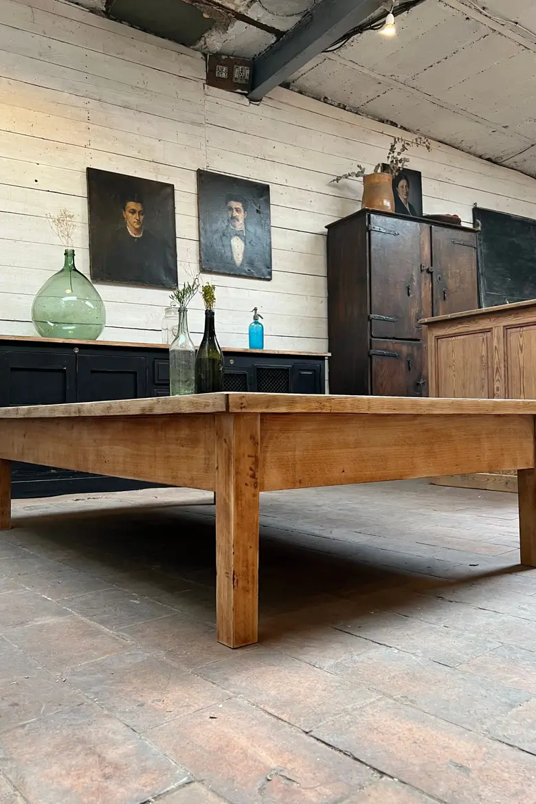 Table basse en placage chêne Début XXème