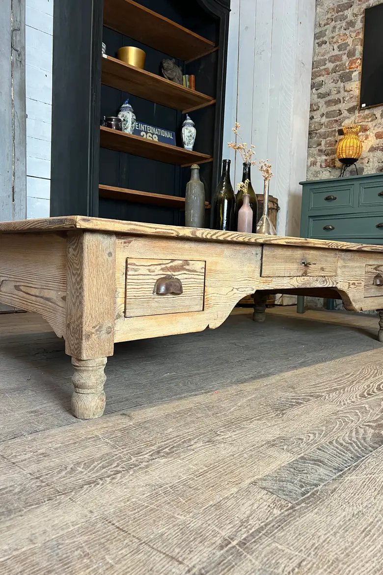 Table basse en sapin Début XXème