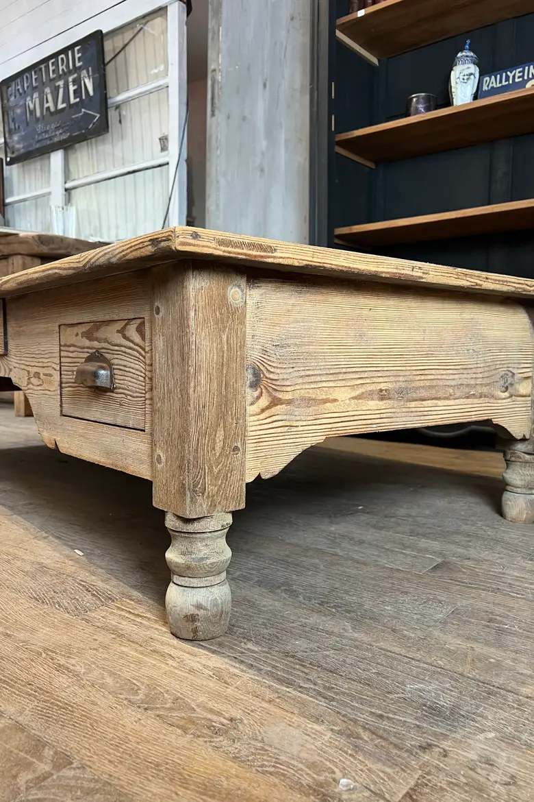 Table basse en sapin Début XXème