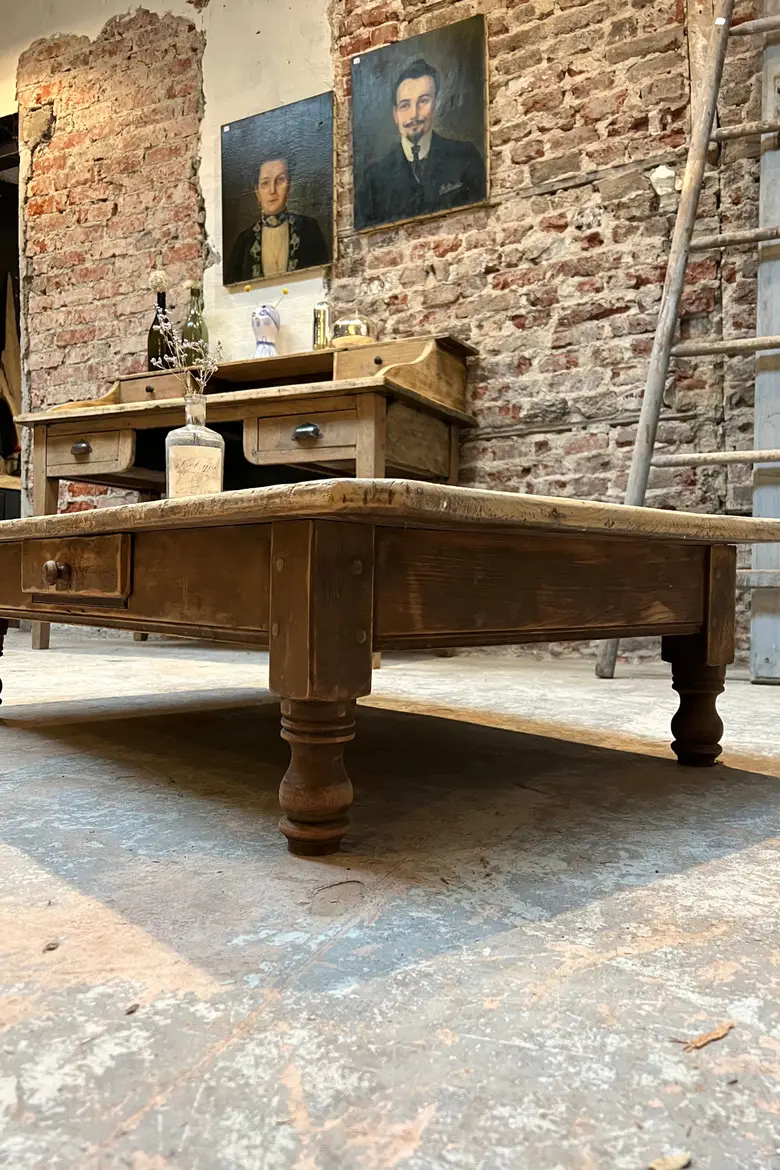 Table basse en sapin Début XXème