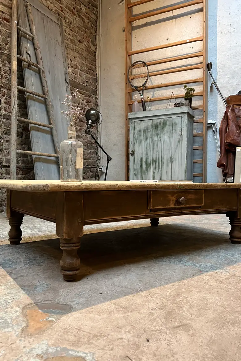 Table basse en sapin Début XXème