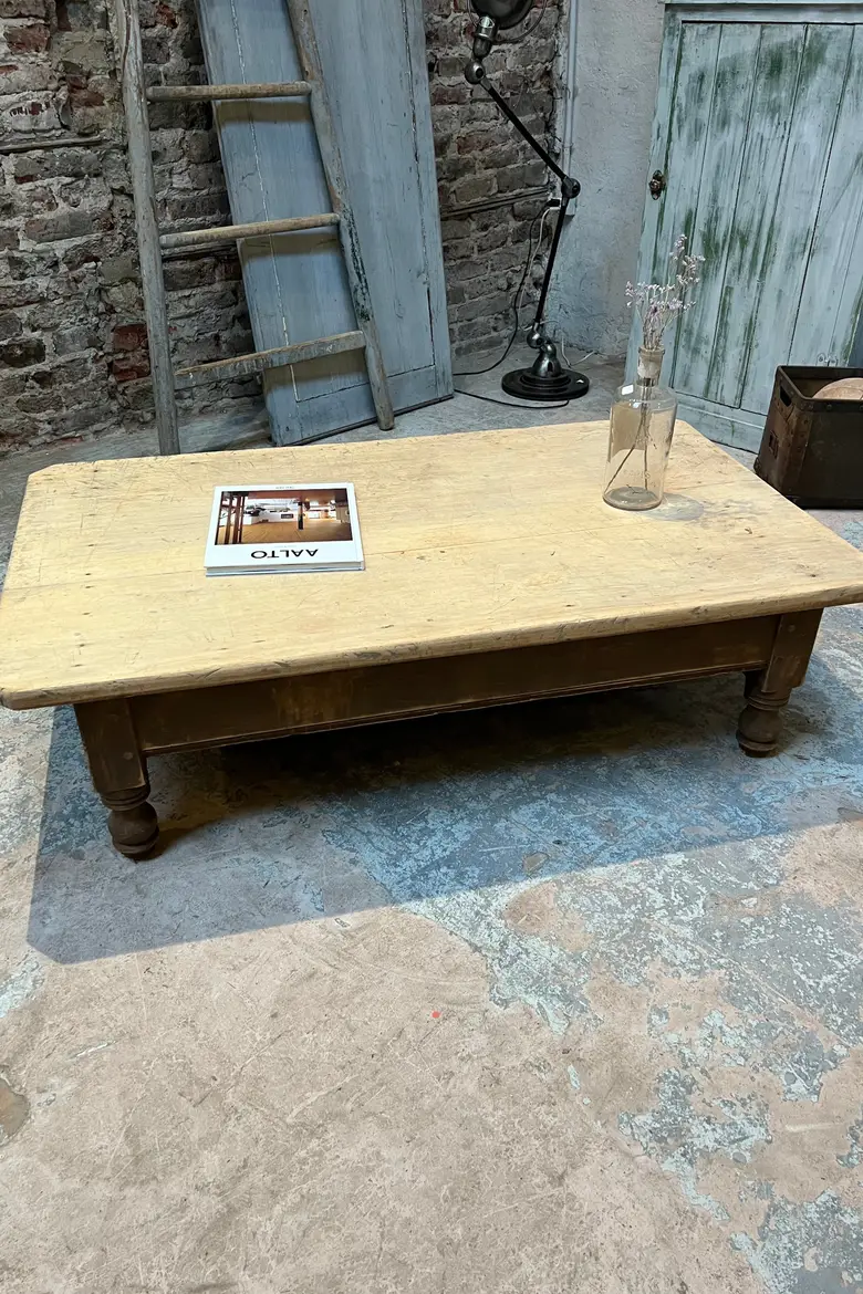 Table basse en sapin Début XXème