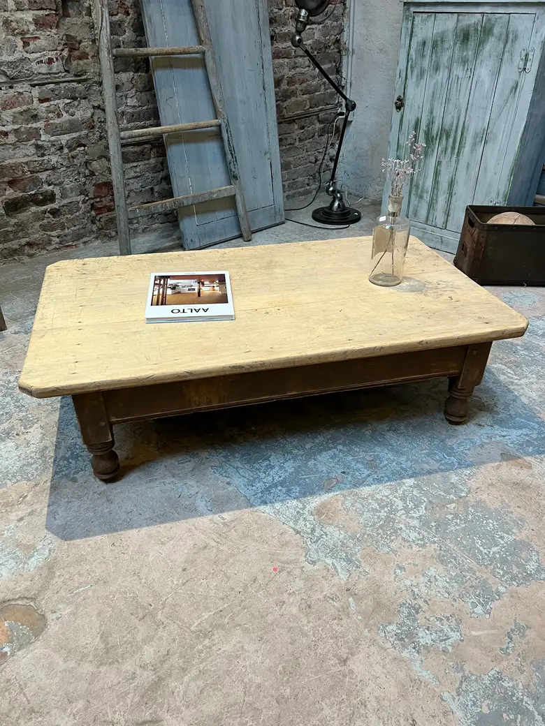 Table basse en sapin Début XXème