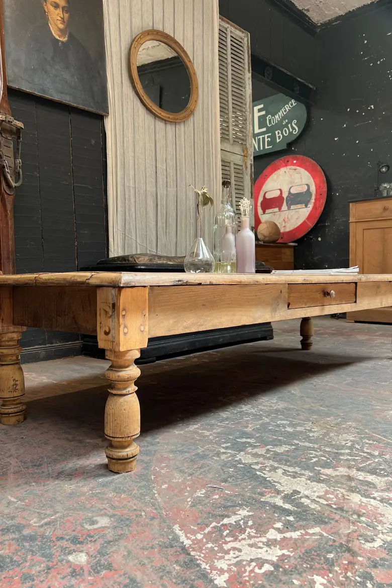 Table basse en sapin Début XXème