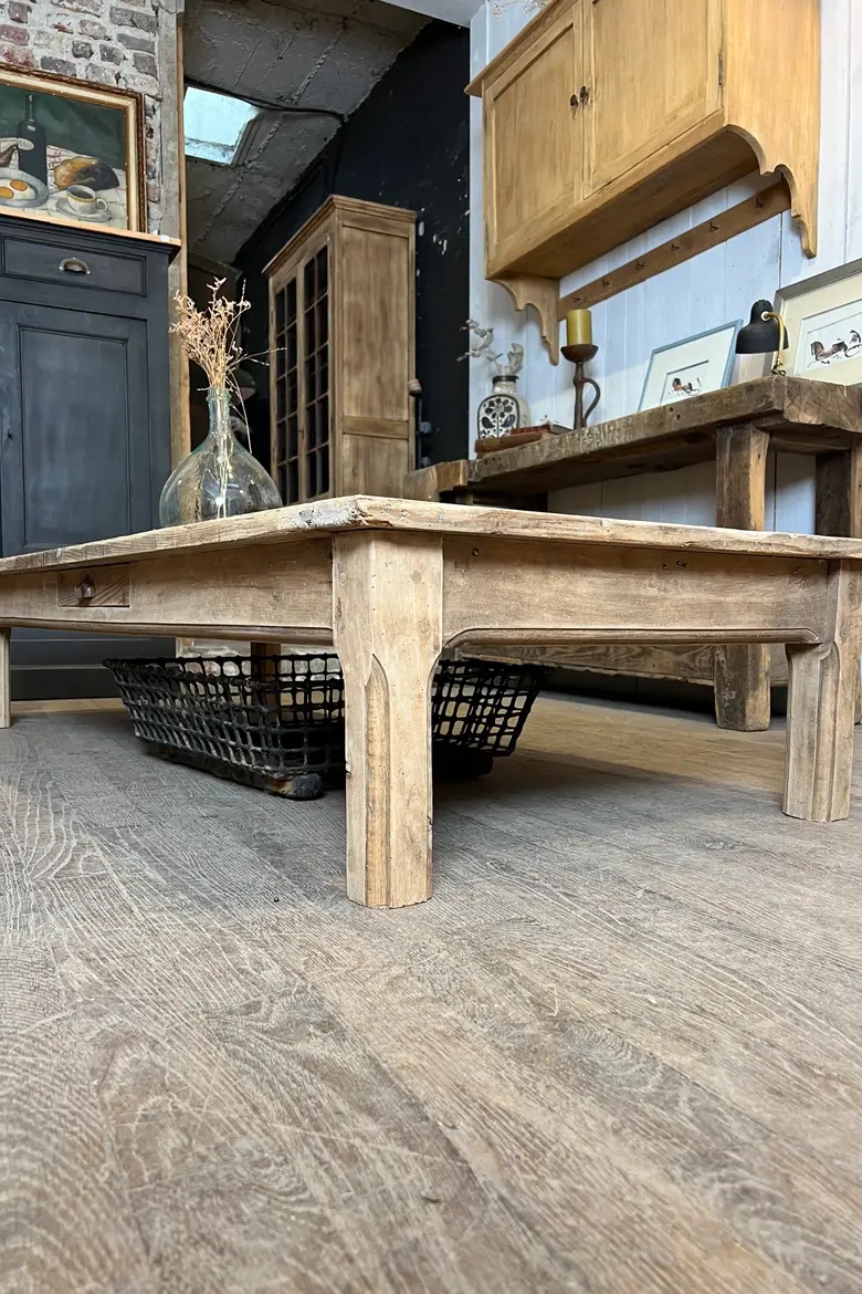 Table basse en sapin Début XXème