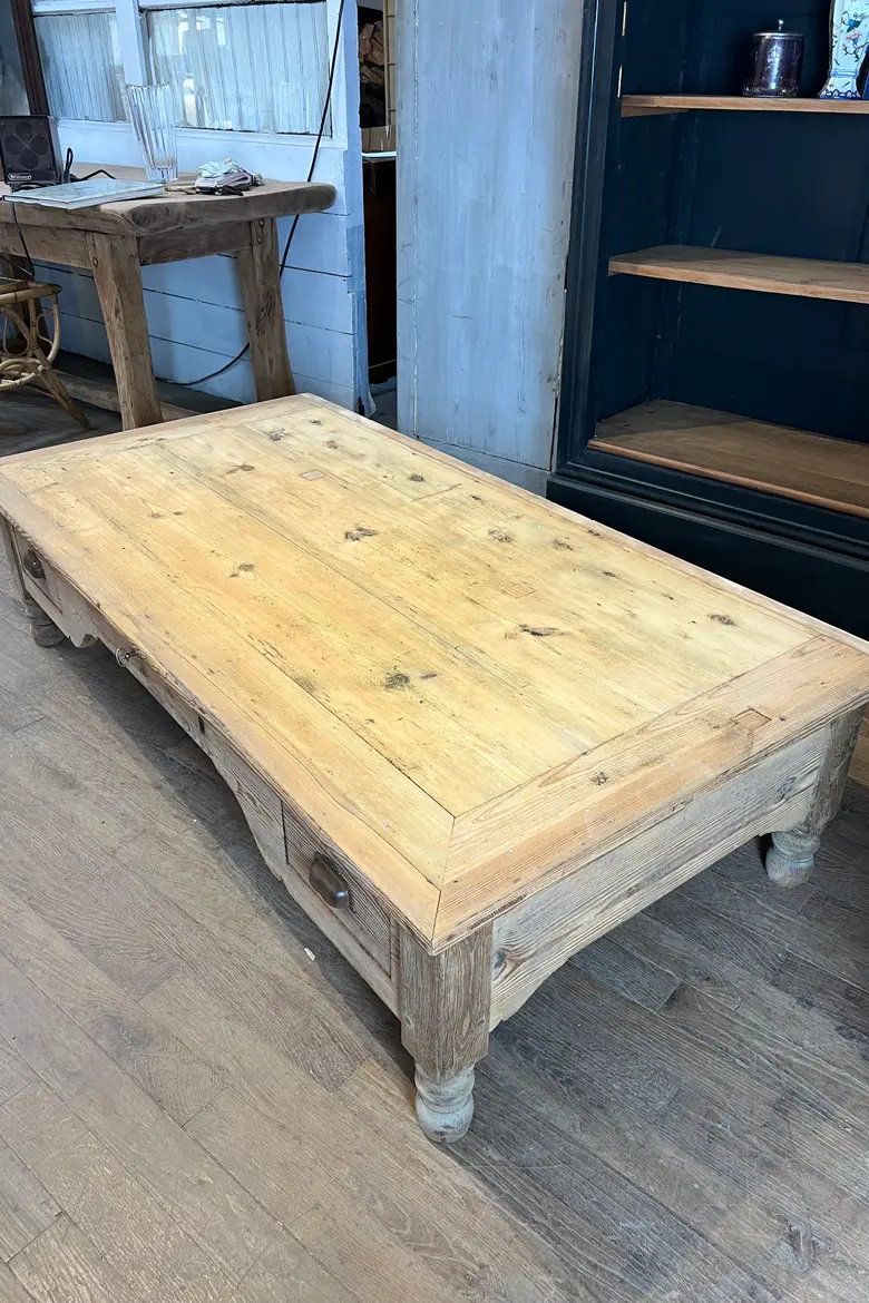 Table basse en sapin Début XXème