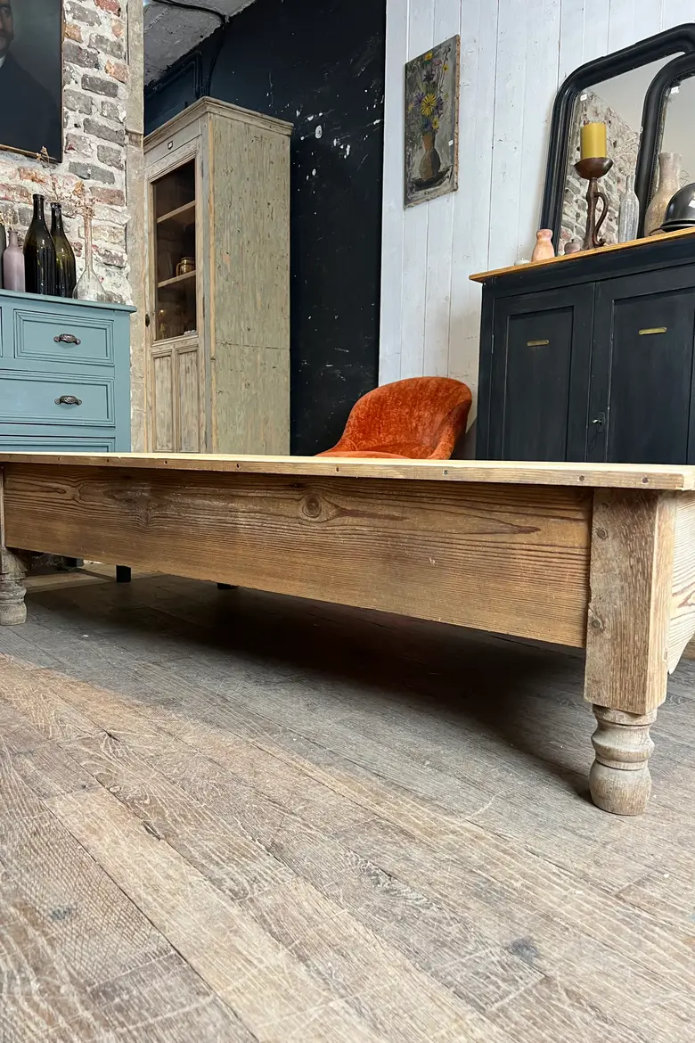 Table basse en sapin Début XXème