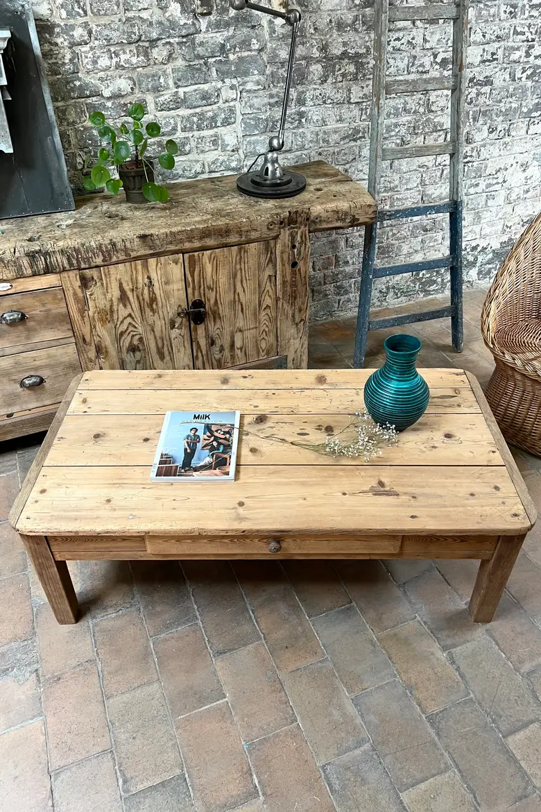 Table basse en sapin Début XXème