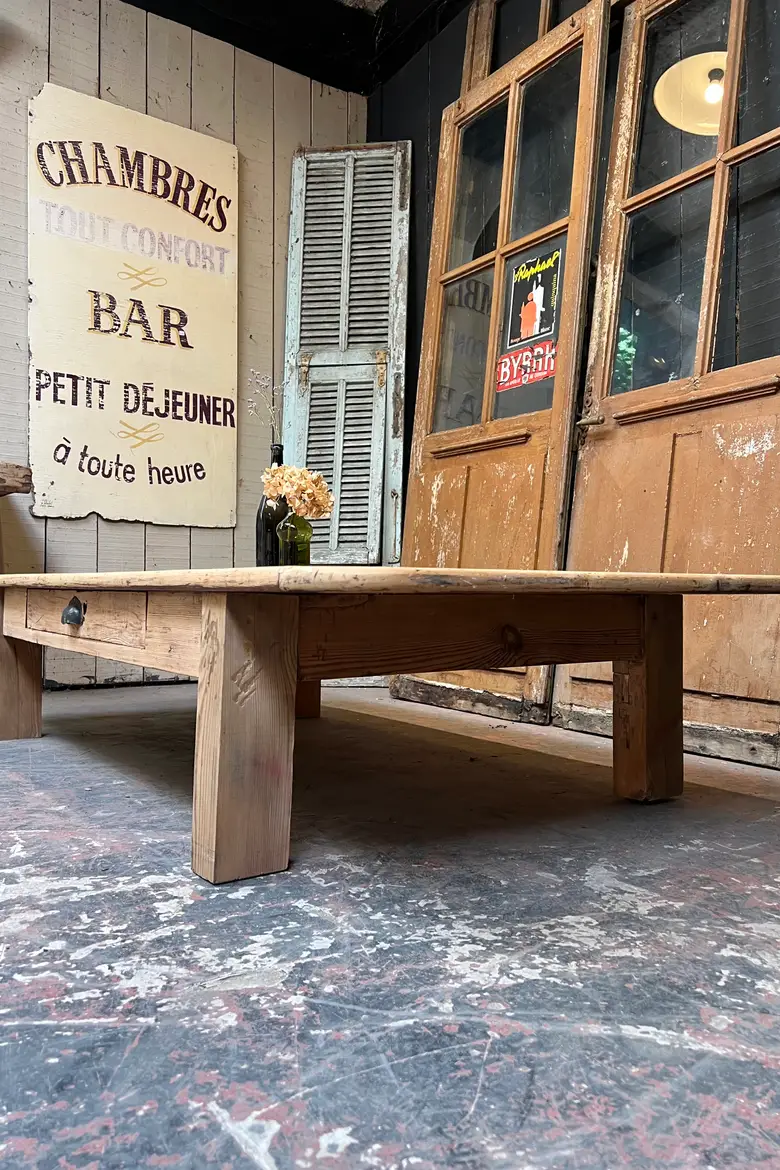 Table basse en sapin Début XXème