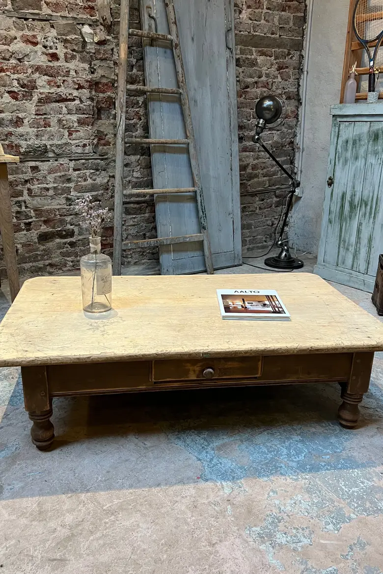 Table basse en sapin Début XXème