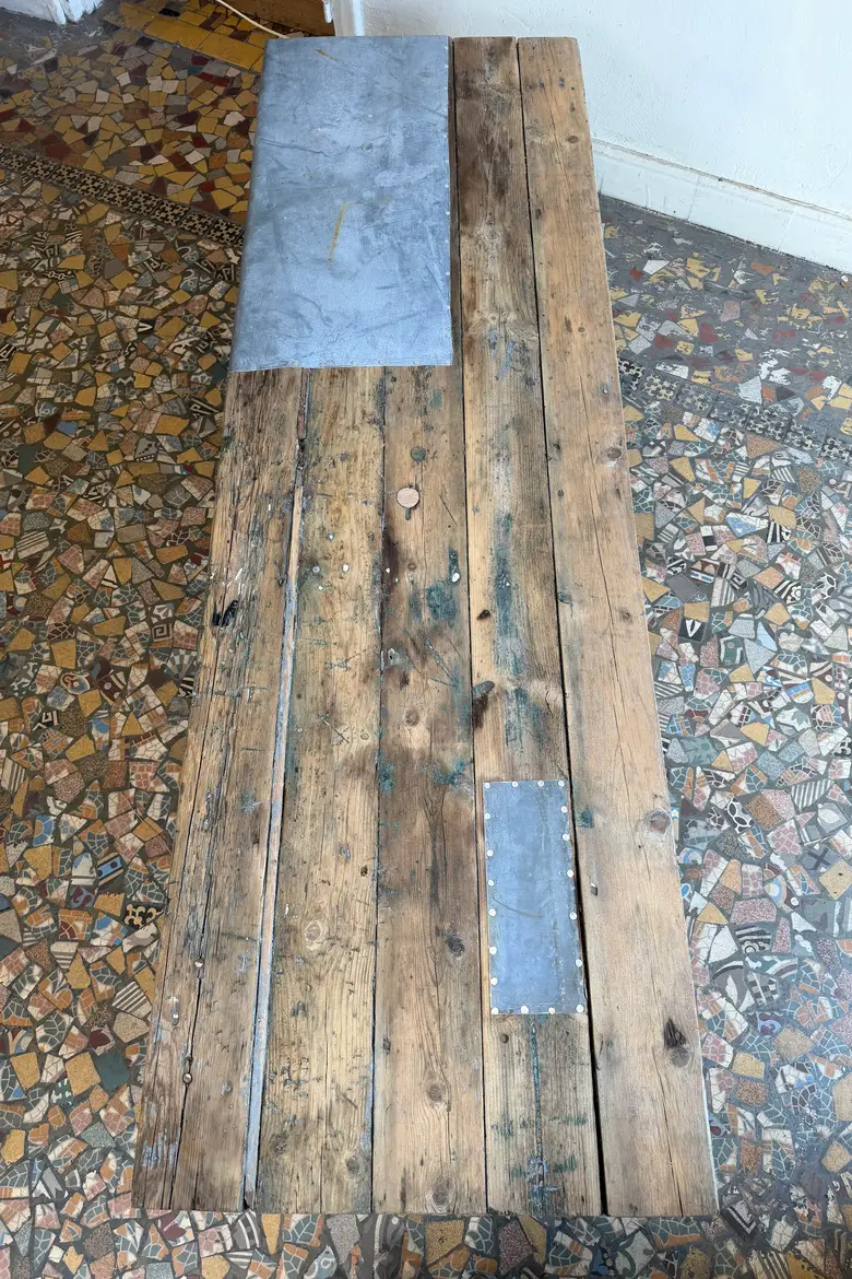Table basse en sapin et zinc – XXe siècle