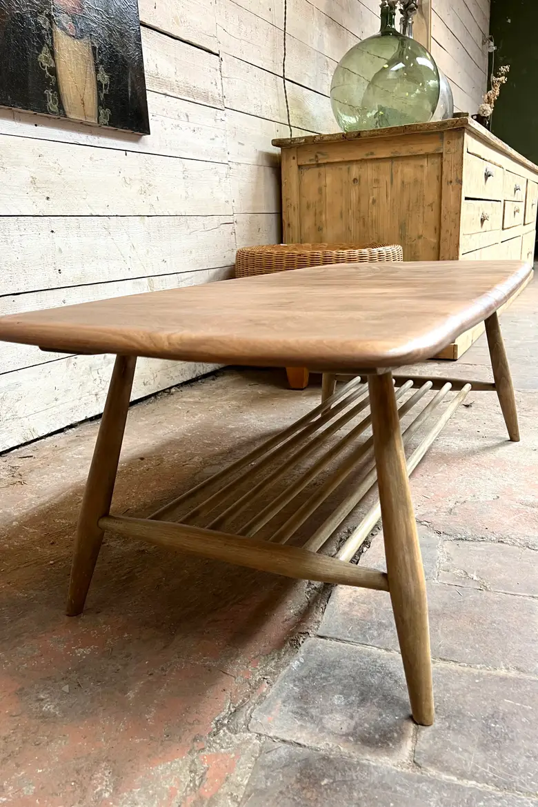 Table basse Ercol en orme 1960