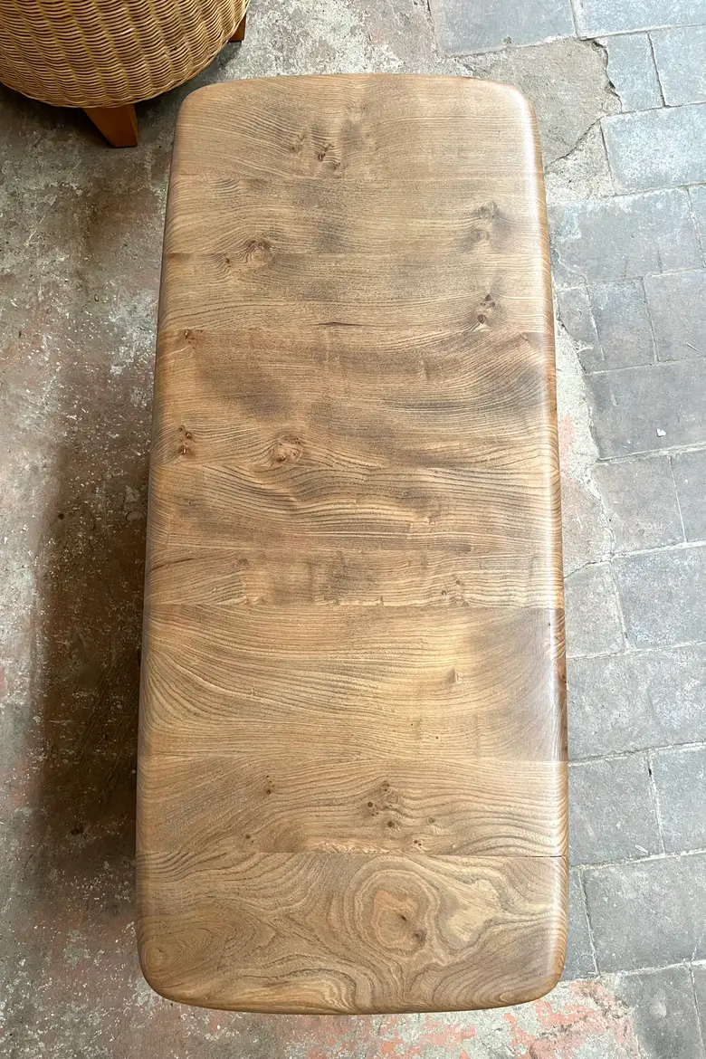 Table basse Ercol en orme 1960