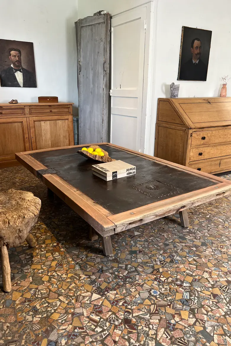 Table basse fabriquée avec une porte Japonaise