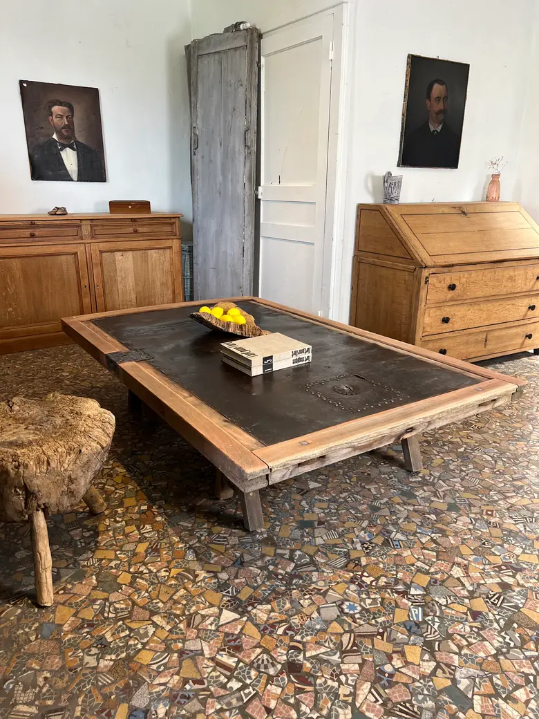 Table basse fabriquée avec une porte Japonaise