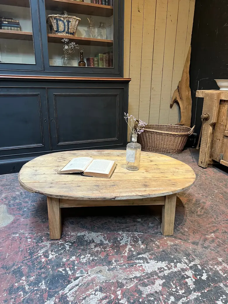Table basse ovale en sapin Début XXème