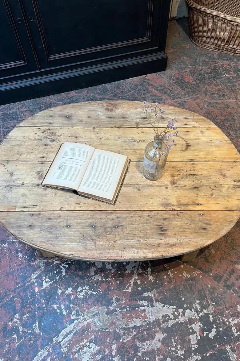 Table basse ovale en sapin Début XXème