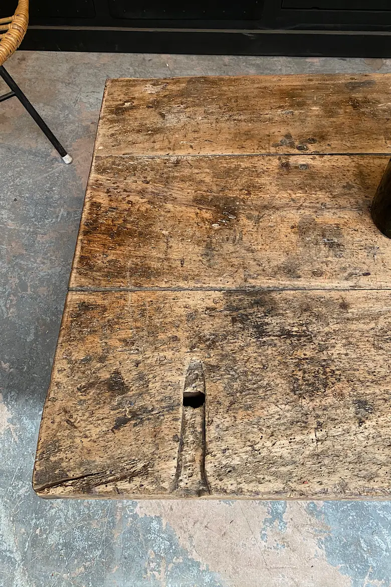 Table basse primitive Début XXème