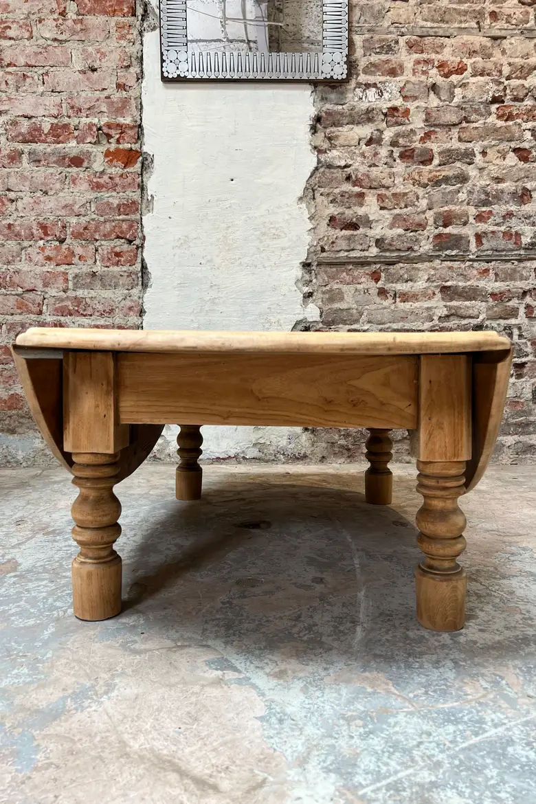 Table basse ronde en merisier