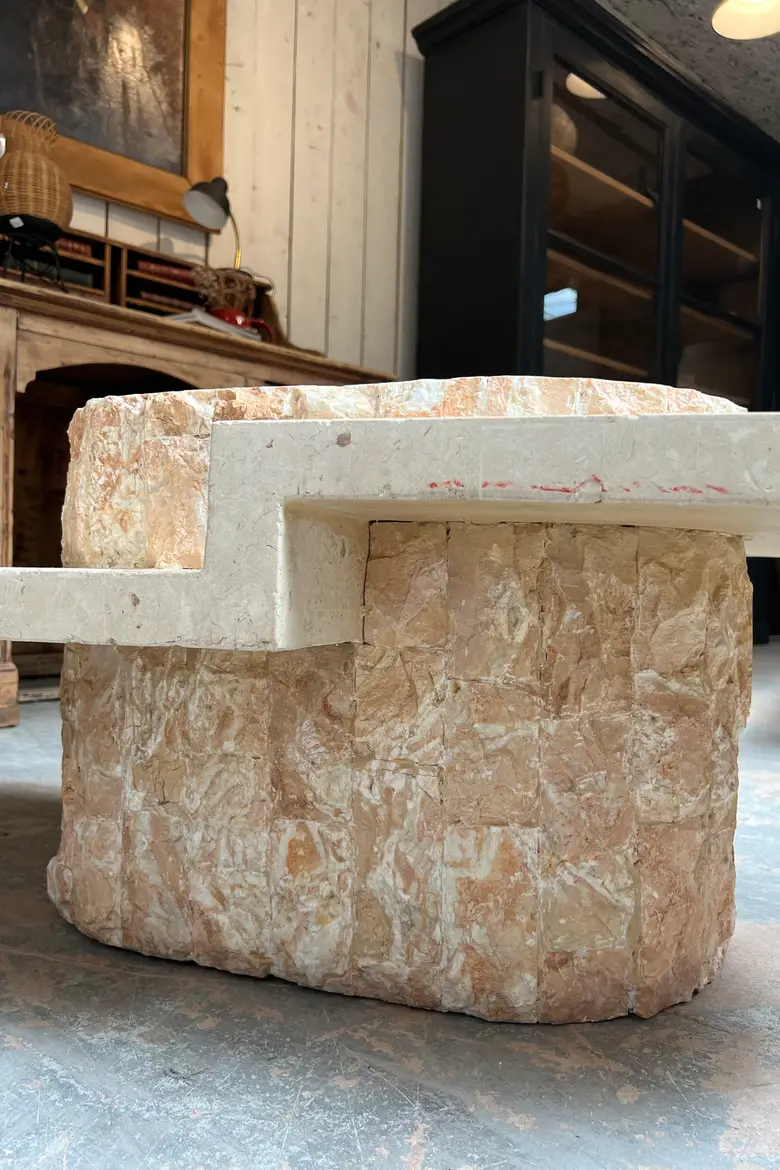 Table basse vintage en placage de travertin 1970