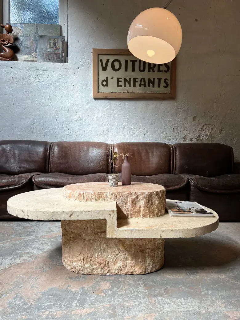 Table basse vintage en placage de travertin 1970