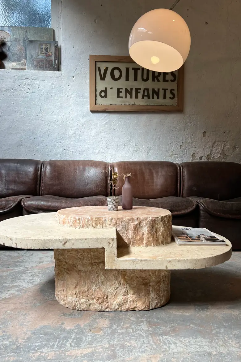 Table basse vintage en placage de travertin 1970
