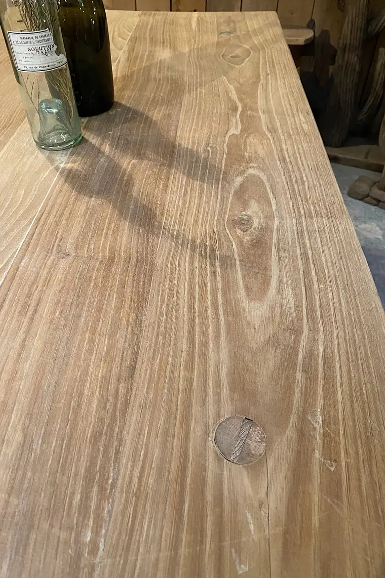 Table brutaliste en châtaignier Années 60