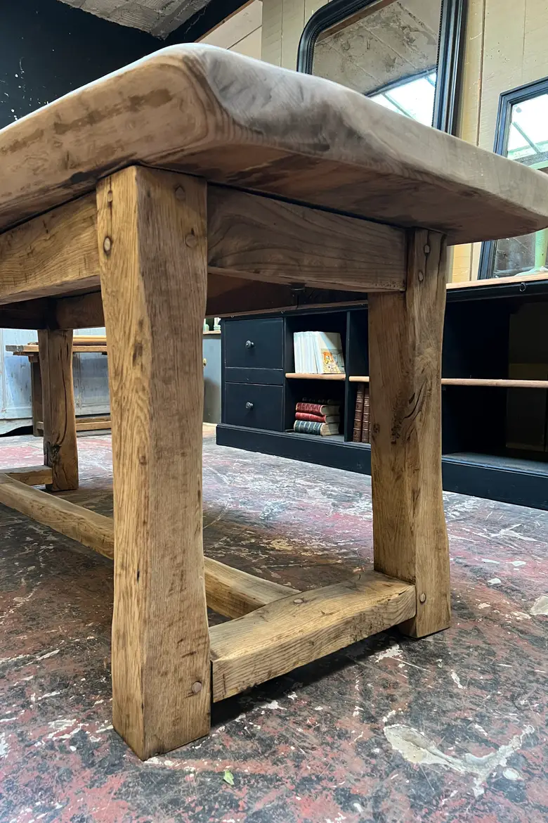 Table brutaliste en chêne brut Années 60
