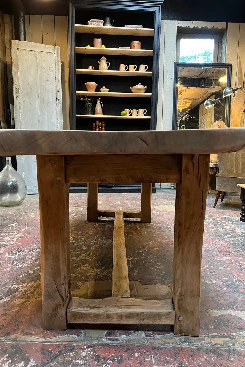 Table brutaliste en chêne brut Années 60
