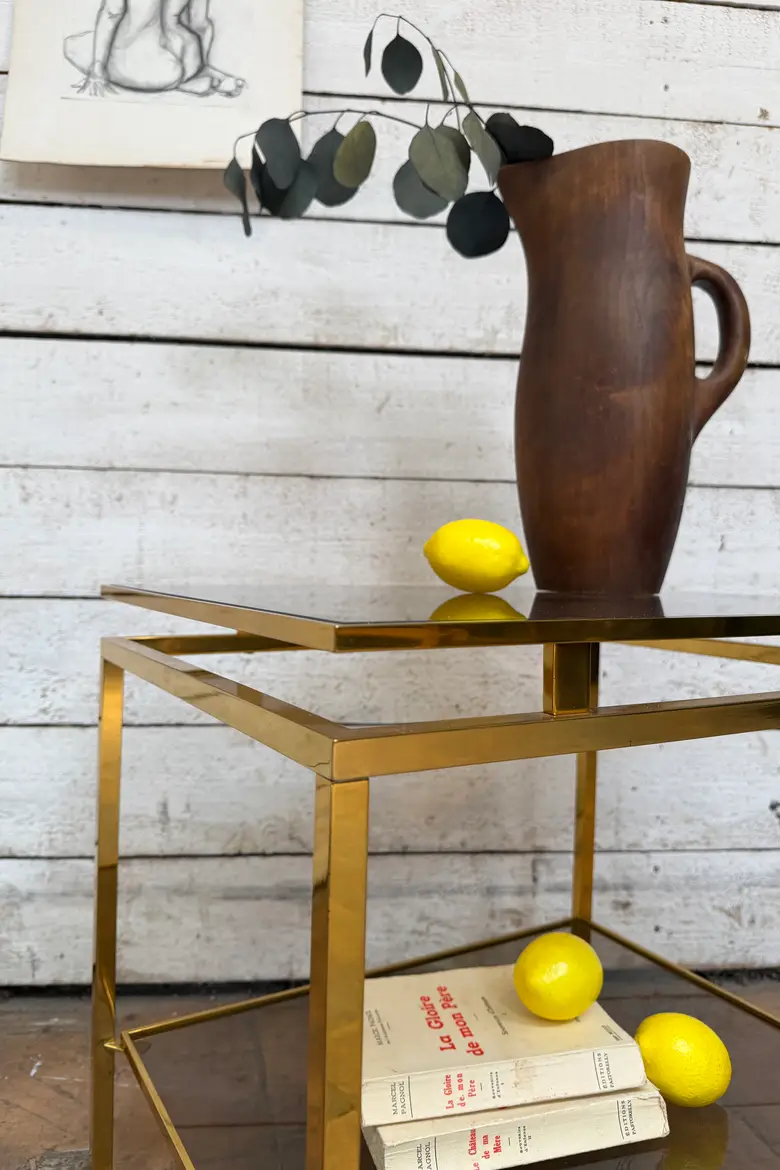 Table d’appoint en laiton doré