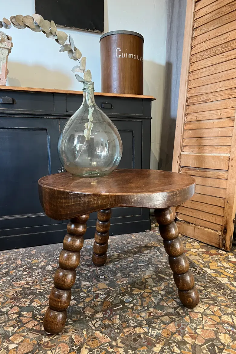 Table d’appoint ronde dans le goût de Charles Dudouyt