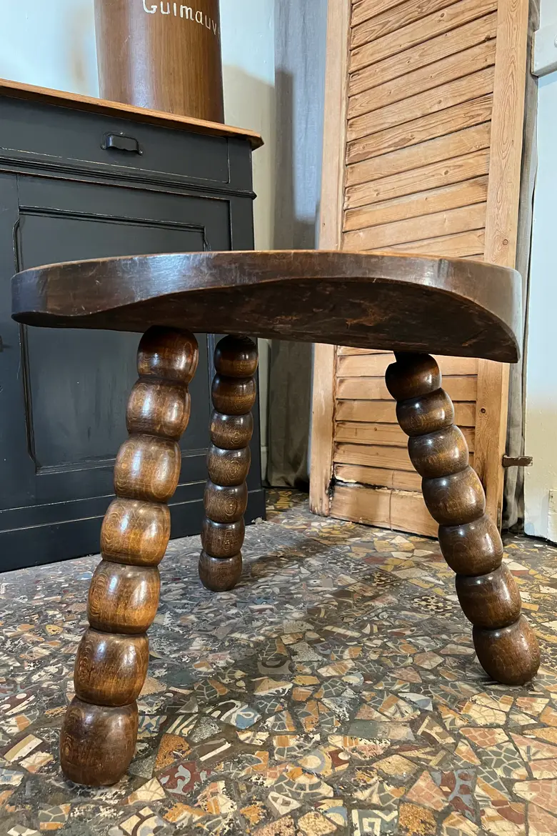Table d’appoint ronde dans le goût de Charles Dudouyt