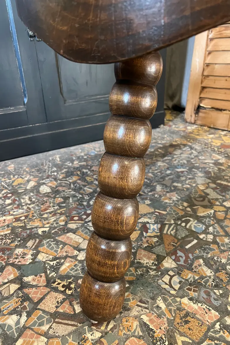 Table d’appoint ronde dans le goût de Charles Dudouyt