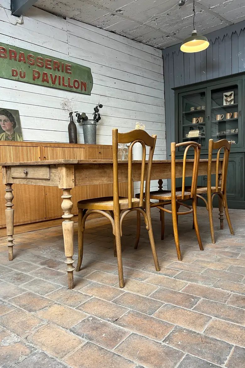 Table de cuisine en peuplier et chêne – Début XXe siècle