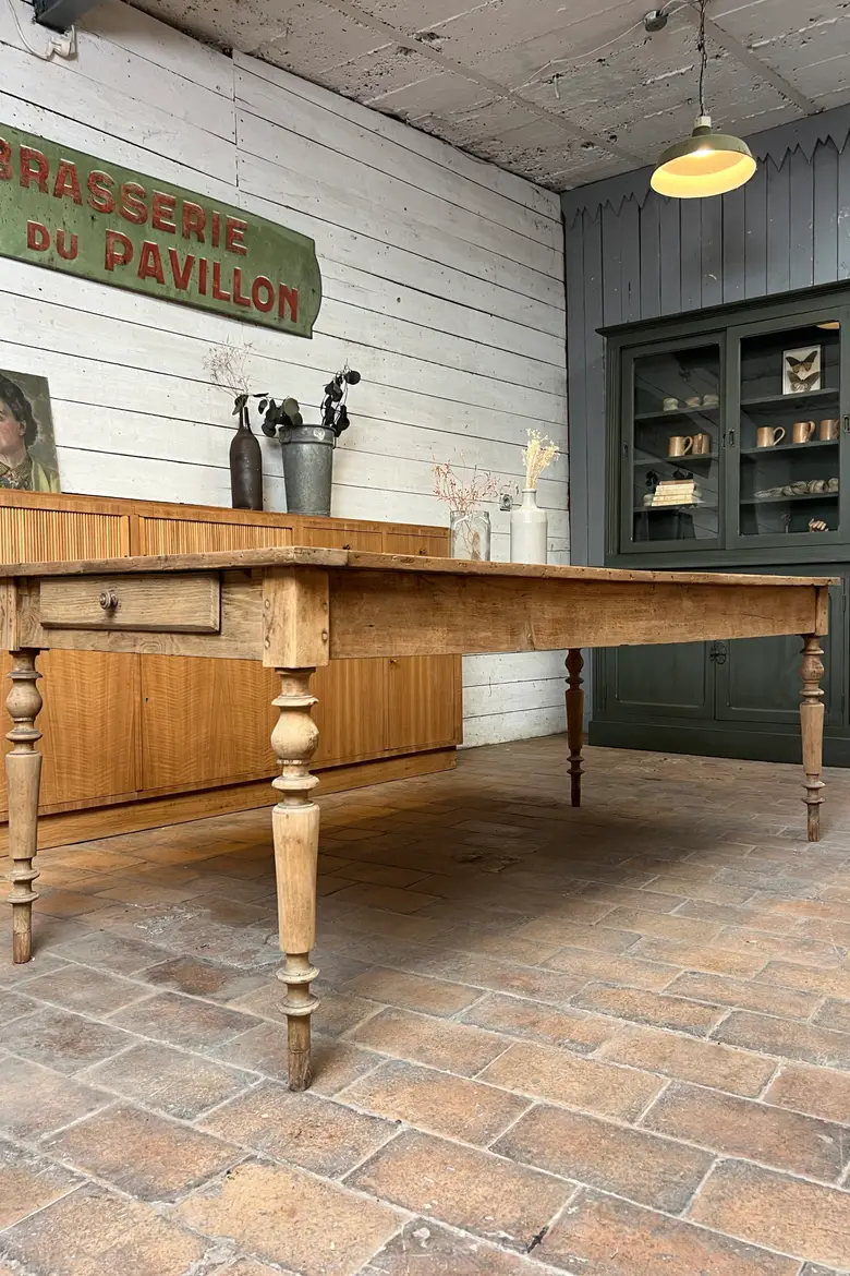 Table de cuisine en peuplier et chêne – Début XXe siècle