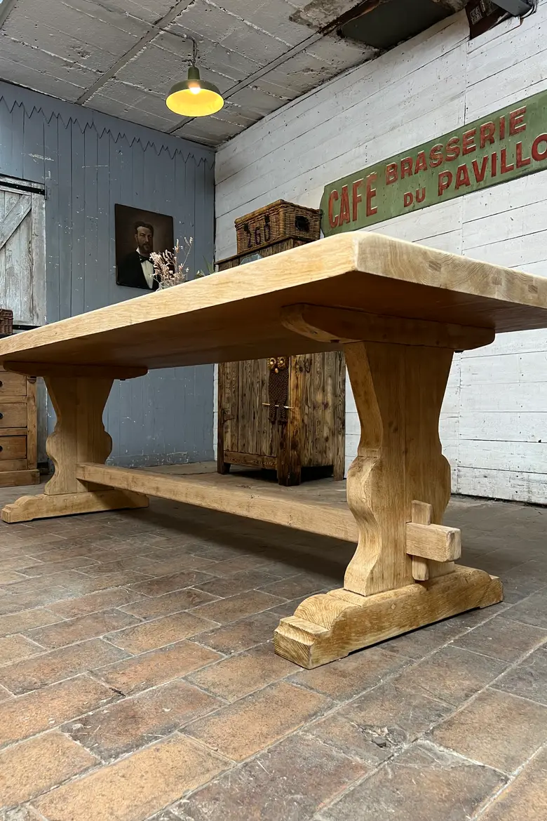 Table de monastère en chêne